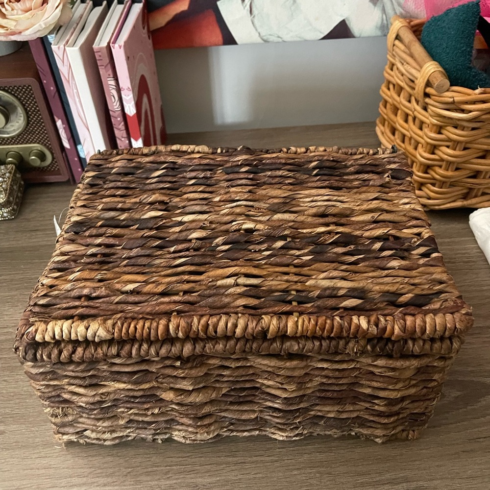 Wicker basket with fold over lid